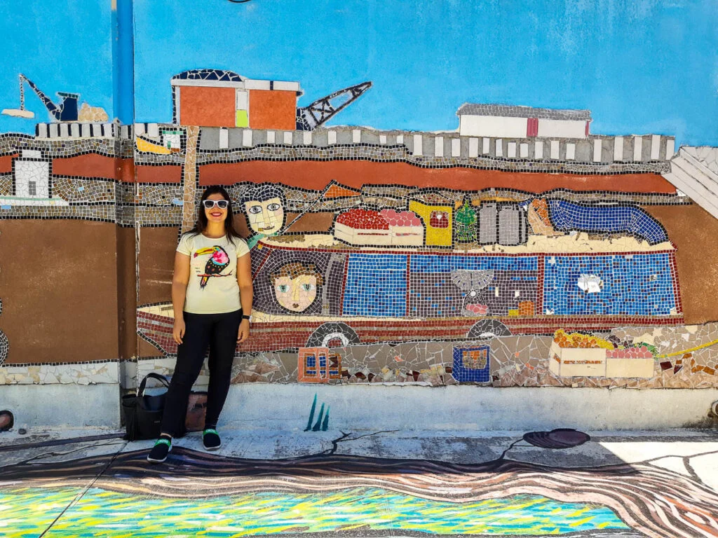MURALES EN EL MERCADO DE FRUTOS DEL DELTA
