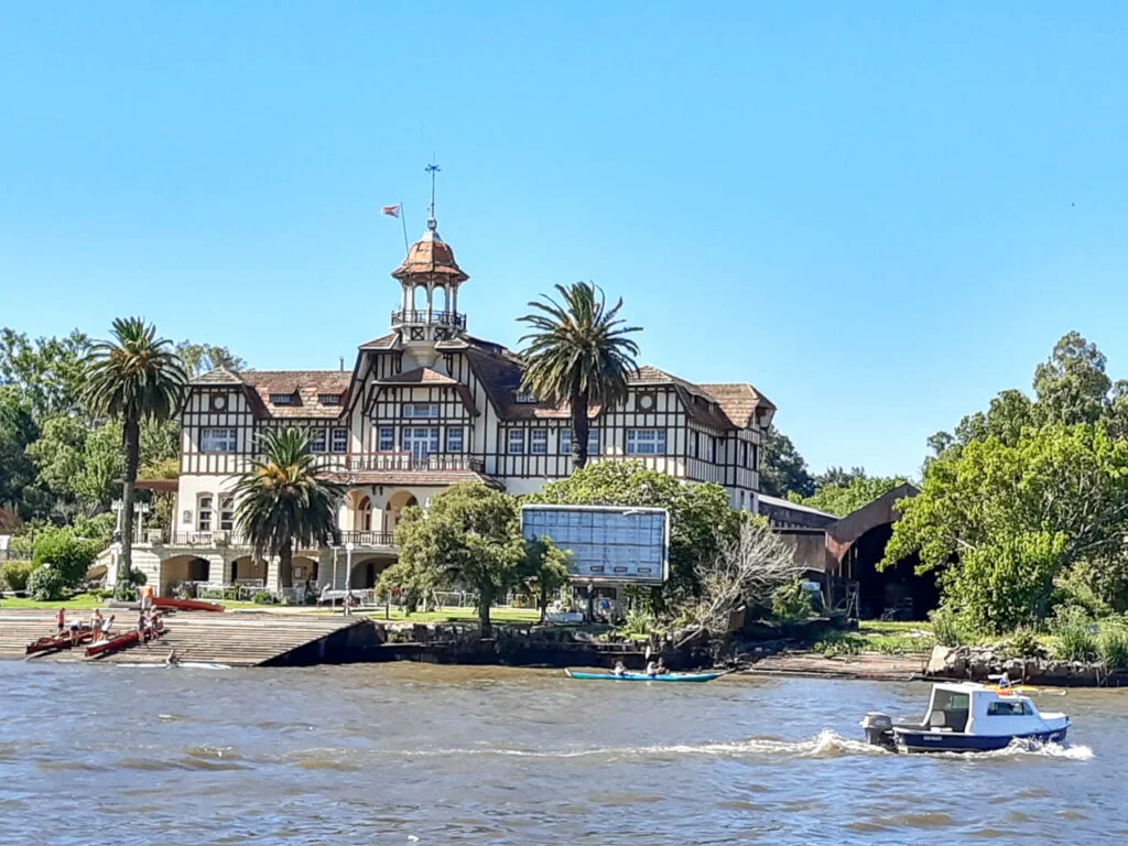 Paseo Victorica. TIGRE