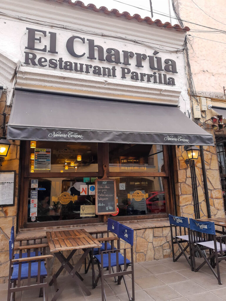 Fachada del Restaurante "El Charrúa2 en Salta capital