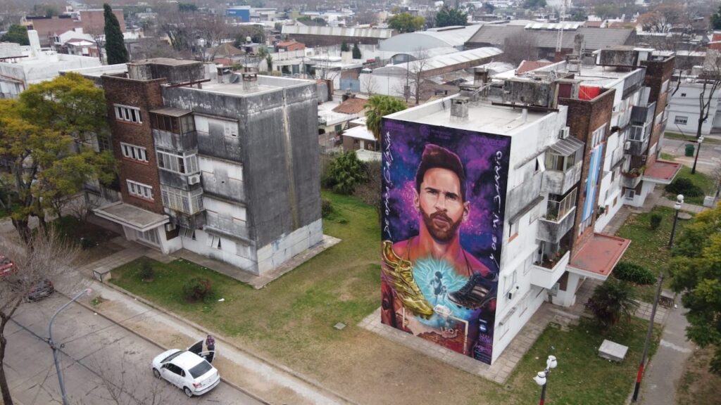  "De otra galaxia y de mi barrio", mural de Messi en Rosario
